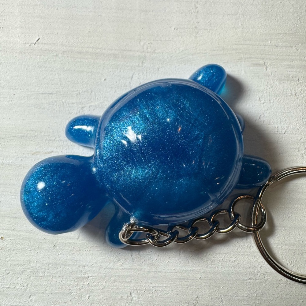 Blue Glitter Turtle Keychain - Picture 2 of 3
